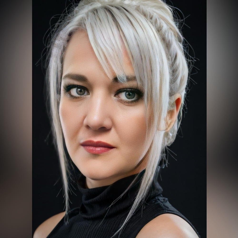 Meet your Posher, Roxanna